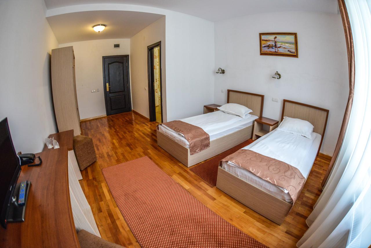 Hotel Posada Râmnicu Vâlcea Kültér fotó
