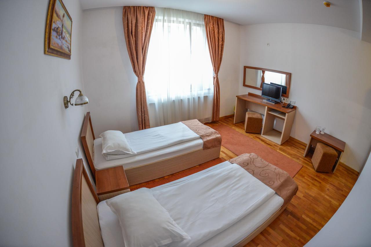 Hotel Posada Râmnicu Vâlcea Kültér fotó