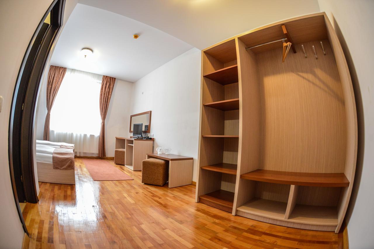 Hotel Posada Râmnicu Vâlcea Kültér fotó