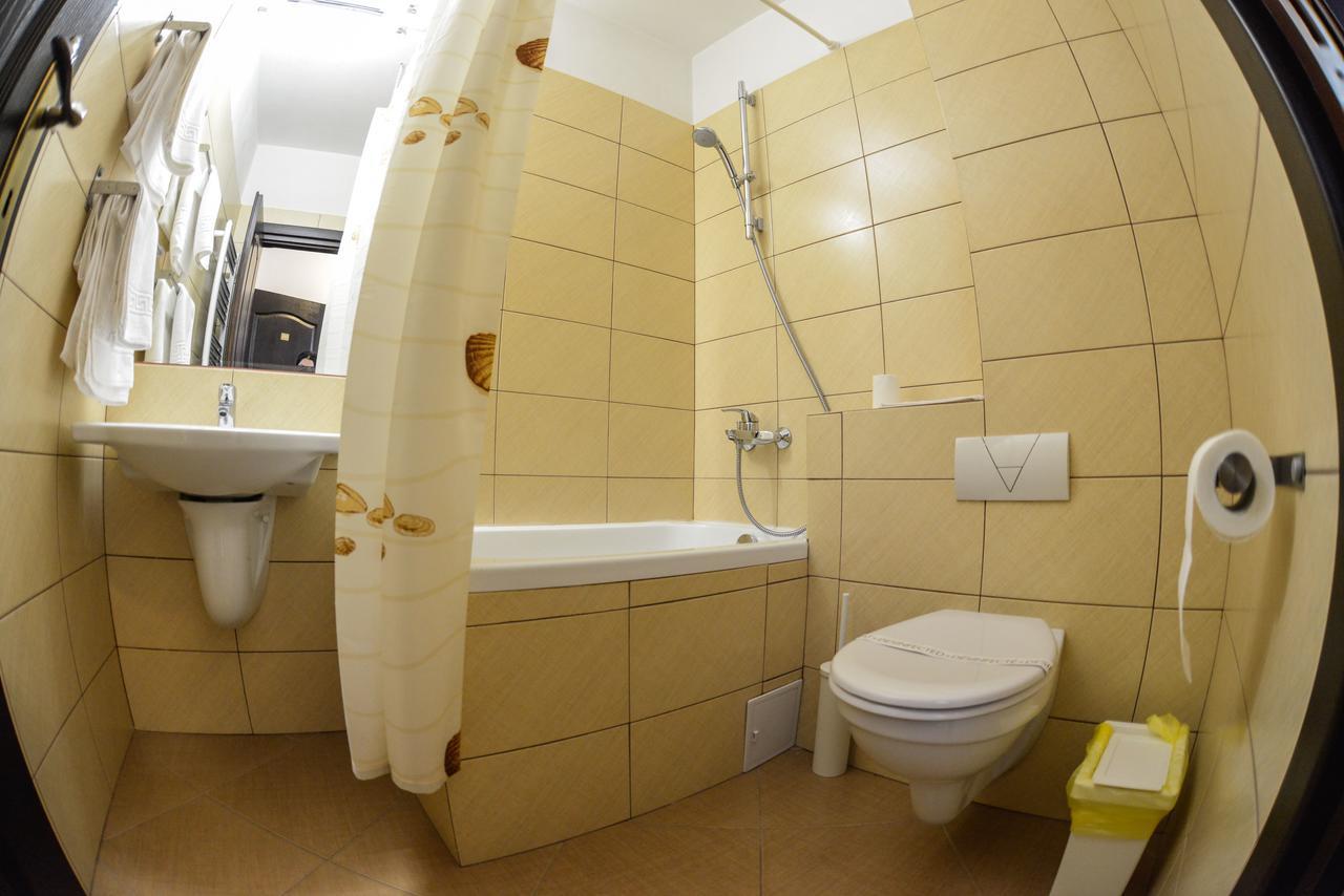 Hotel Posada Râmnicu Vâlcea Kültér fotó